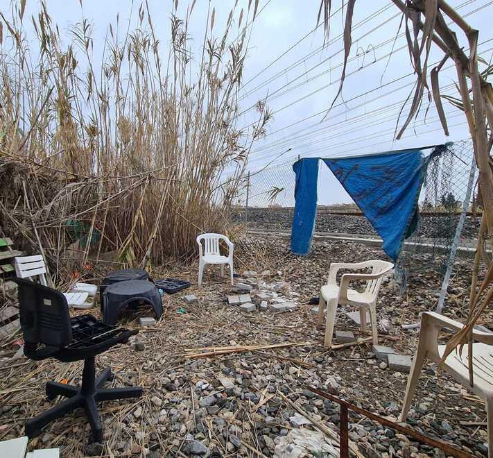 Viaggio nella terra di nessuno tra Coteto e Levante: «Qui i ragazzi rischiano la vita, qualcuno intervenga» 
