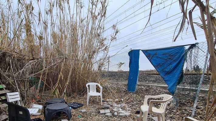 Viaggio nella terra di nessuno tra Coteto e Levante: «Qui i ragazzi rischiano la vita, qualcuno intervenga»