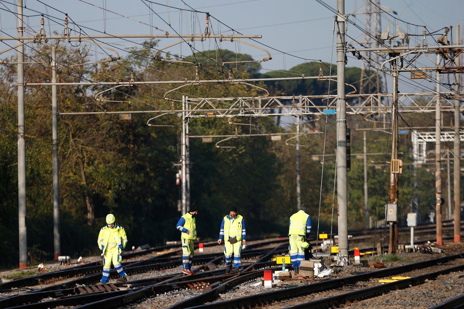 Uno dei cantieri di Rete ferroviaria italiana in Toscana