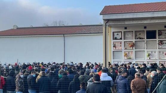 Concordia. In migliaia per l’addio all’imprenditore Disdin
