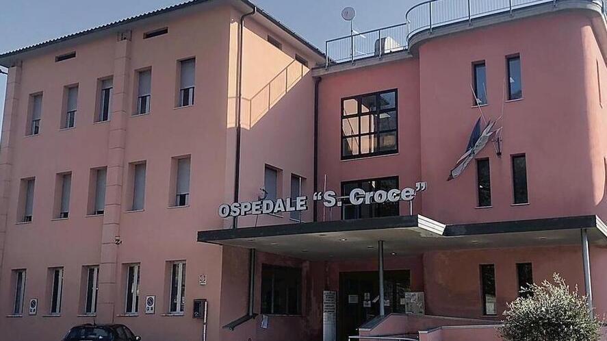 Cade in ospedale durante un esame: famiglia risarcita con 350mila euro