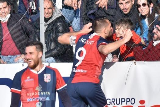 Gigi Scotto trascinatore della Torres a suon di gol