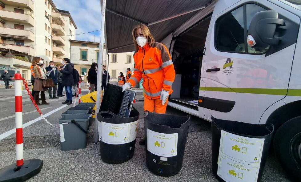 Tolleranza zero sui rifiuti alla Chinatown di Prato, da febbraio arrivano gli ispettori 