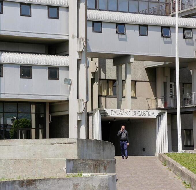 Ricatta un manager e finisce in manette 