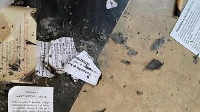 Atti vandalici in chiesa, identificati i due autori: hanno meno di 14 anni