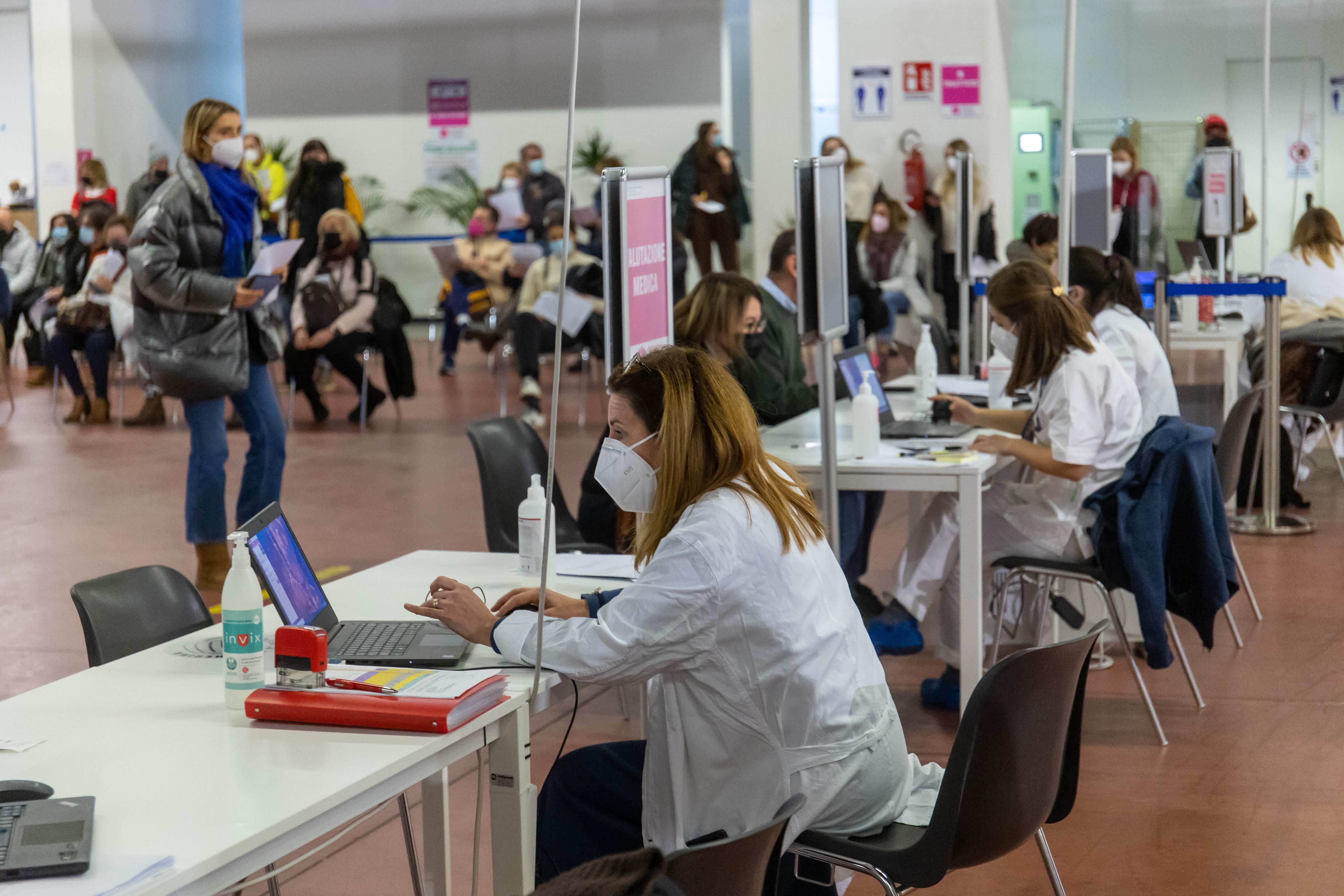 Coronavirus, tre decessi e 1.052 nuovi positivi nel Ferrarese