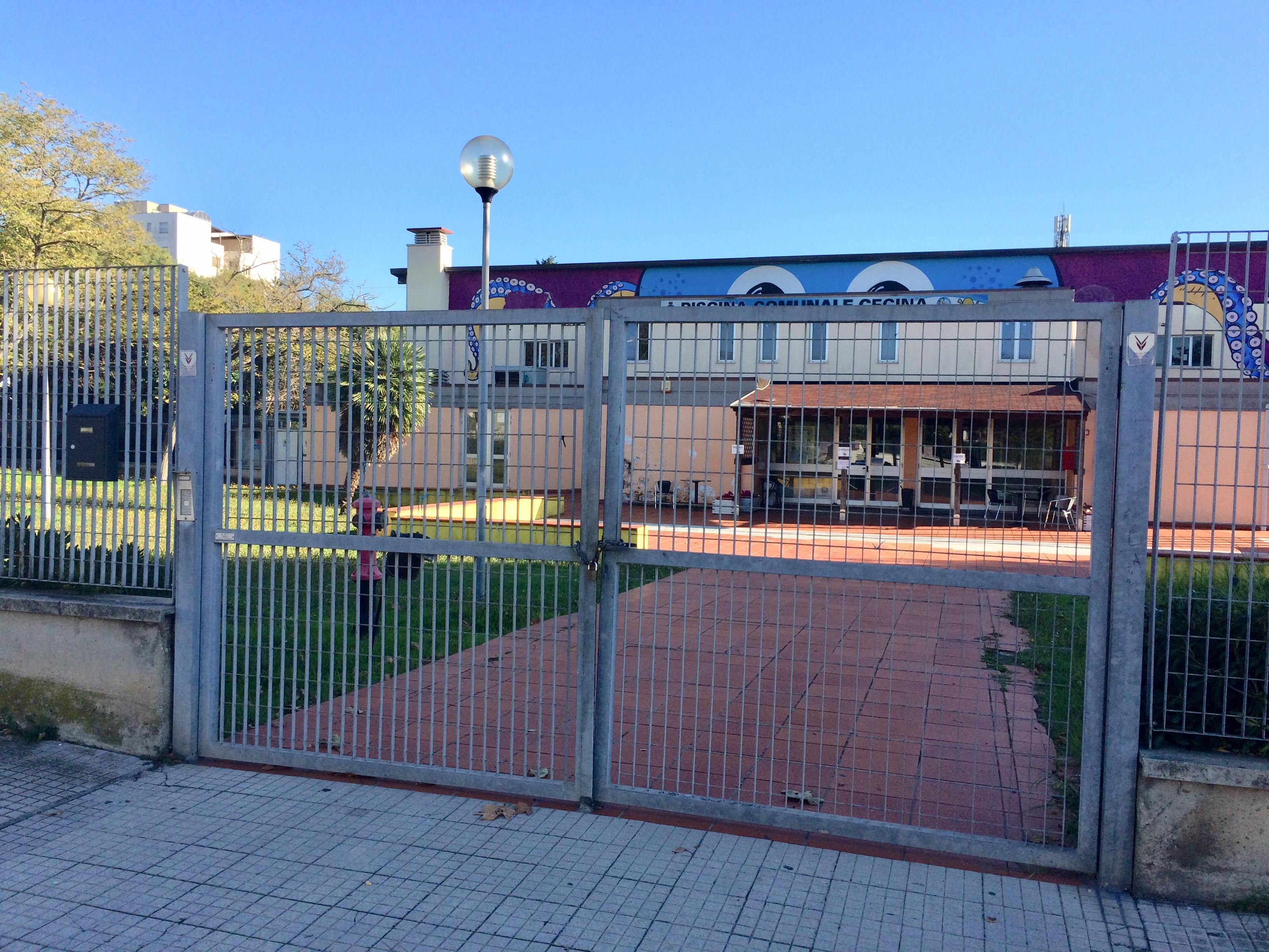 La piscina comunale di Cecina