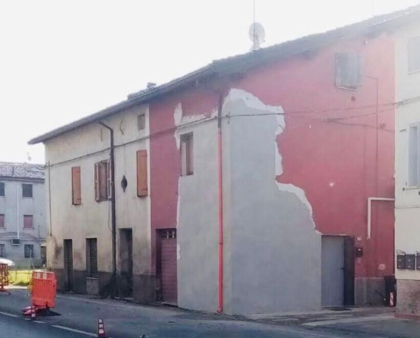 Sant'Ilario, terminati i lavori sulla casa sventrata da un tir a Calerno 