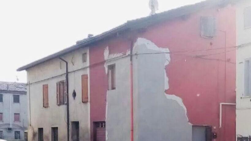 Sant'Ilario, terminati i lavori sulla casa sventrata da un tir a Calerno