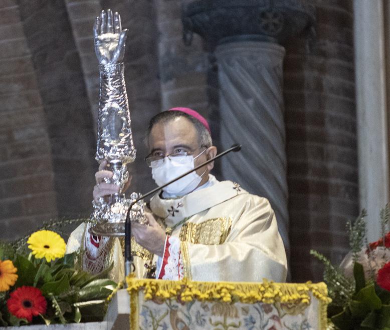 Modena, San Geminiano, lettera alla città del vescovo Castellucci: «Ritroveremo la primavera Impegniamoci per i giovani» 