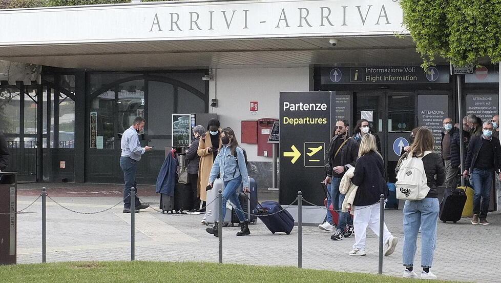 L’ingresso dell’aeroporto Galilei