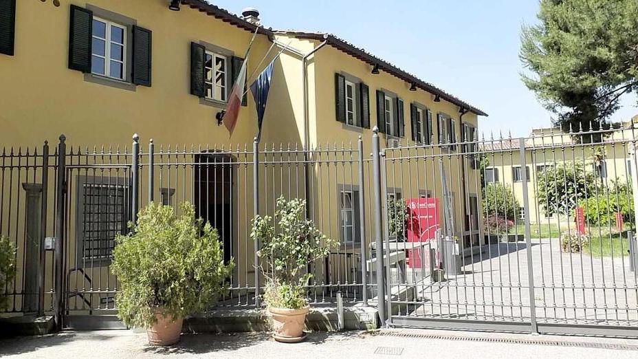 L’ingresso della scuola Sant’Anna di Pisa, dove studiava l’allievo espulso per il caso di stalking