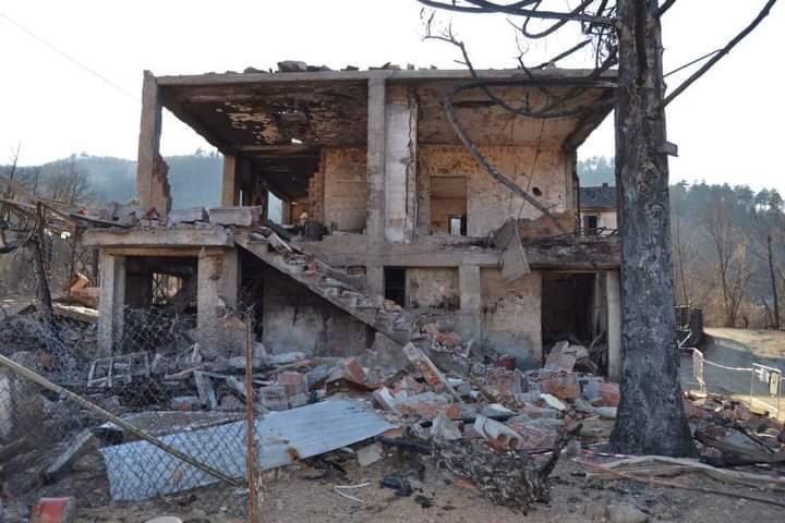 La casa della famiglia Ringhiozzi dopo lo scoppio del metanodotto