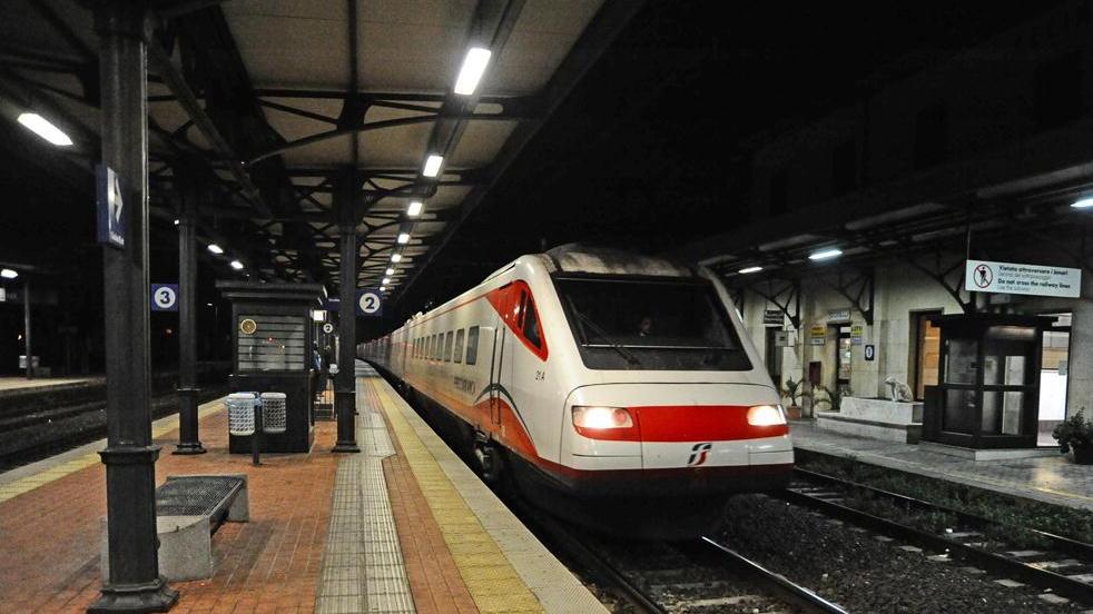Treni, Livorno-Roma: una Freccia cara e lenta. La Tirrenica e uno sviluppo che non c'è