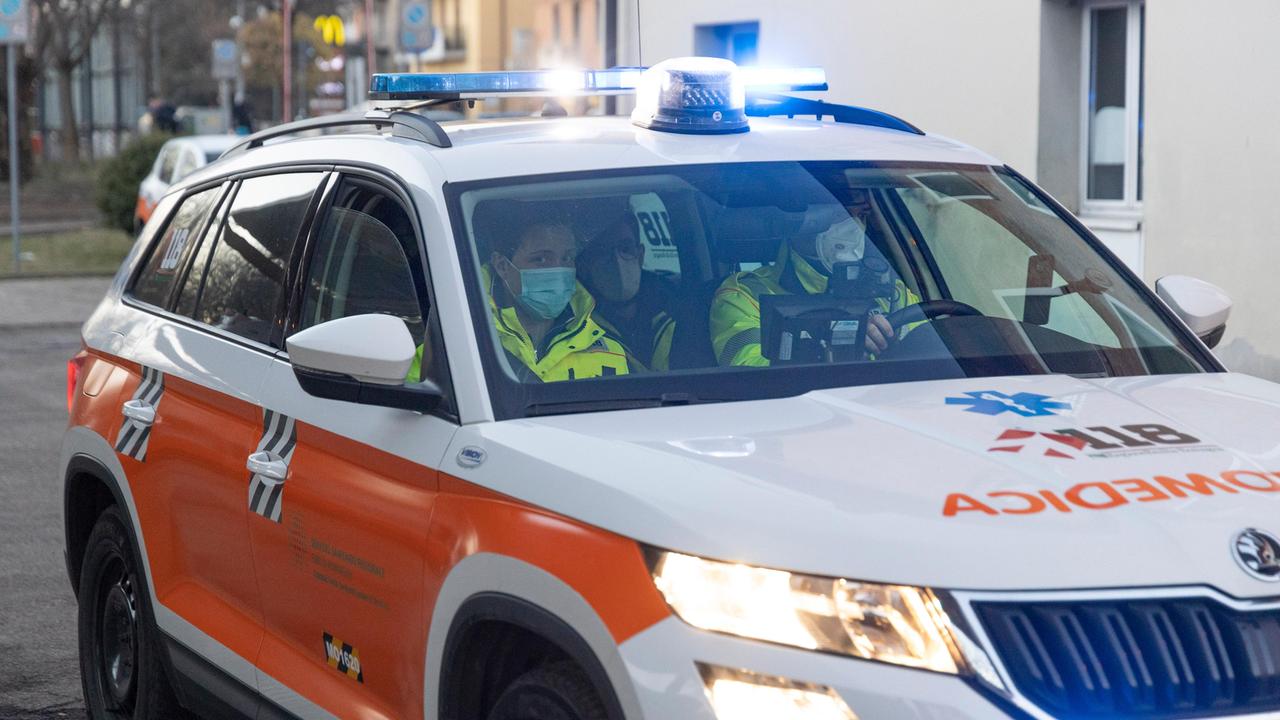 Prignano, donna travolta a piedi: muore a 61 anni