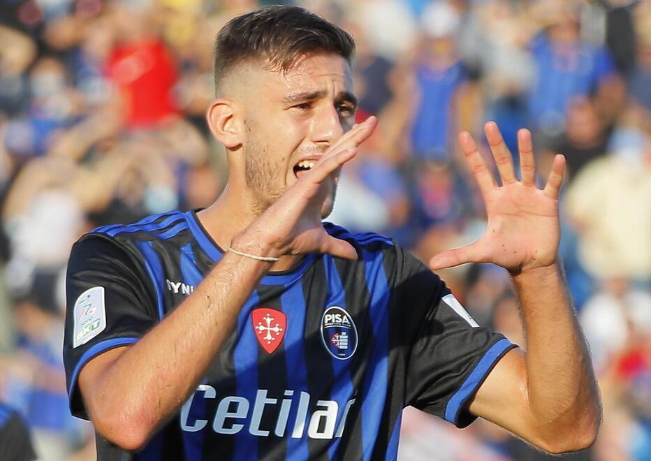 Lorenzo Lucca con la maglia del Pisa (FOTO FABIO MUZZI)