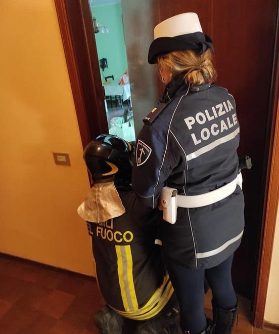 Mirandola Non risponde al telefono Donna salvata in extremis