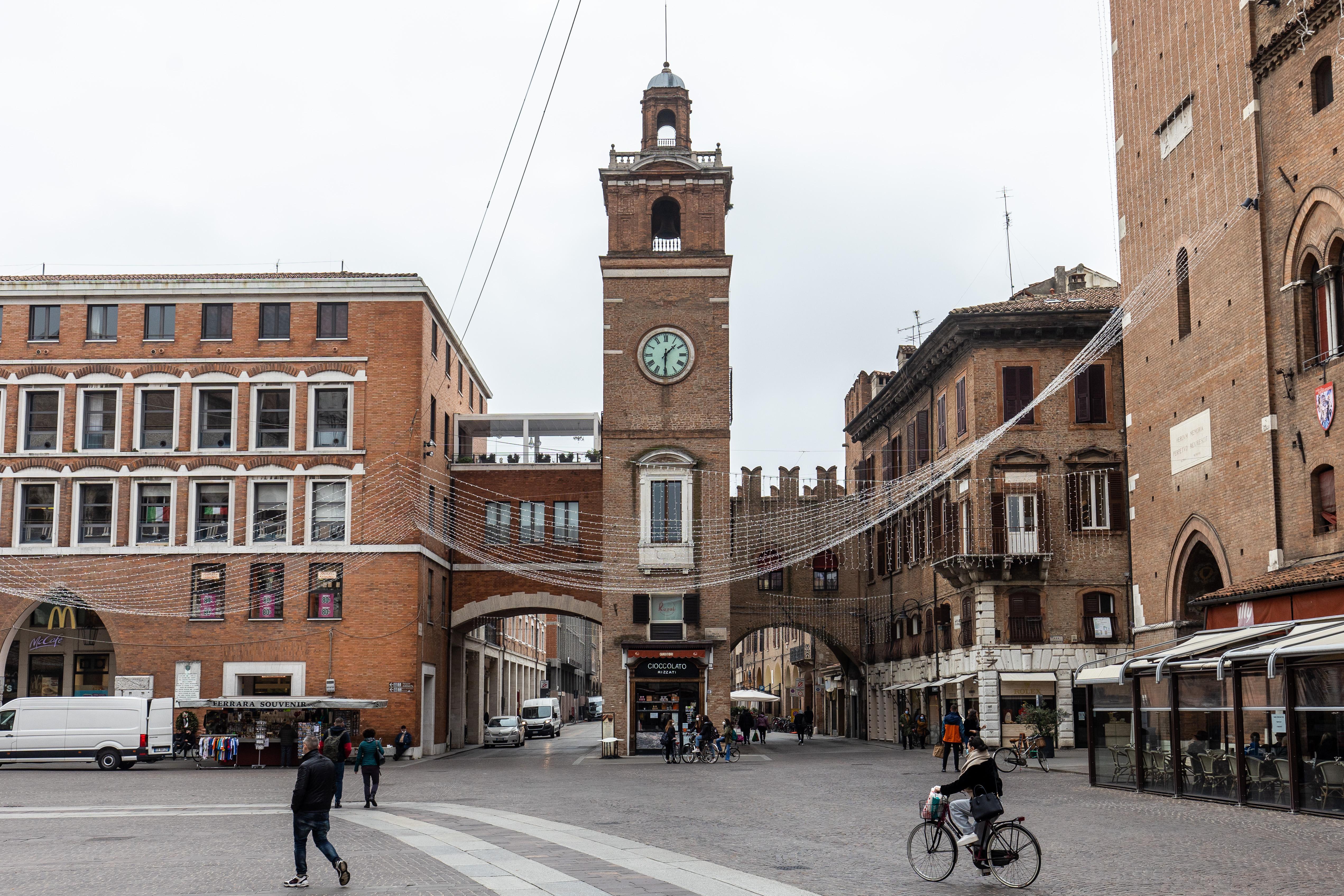 Polizia locale, nuovo presidio sotto la Torre dell'Orologio