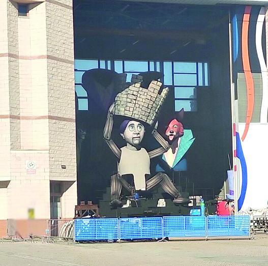 Carnevale di Viareggio, sui carri assente la politica c’è solo Draghi, Mattarella no 