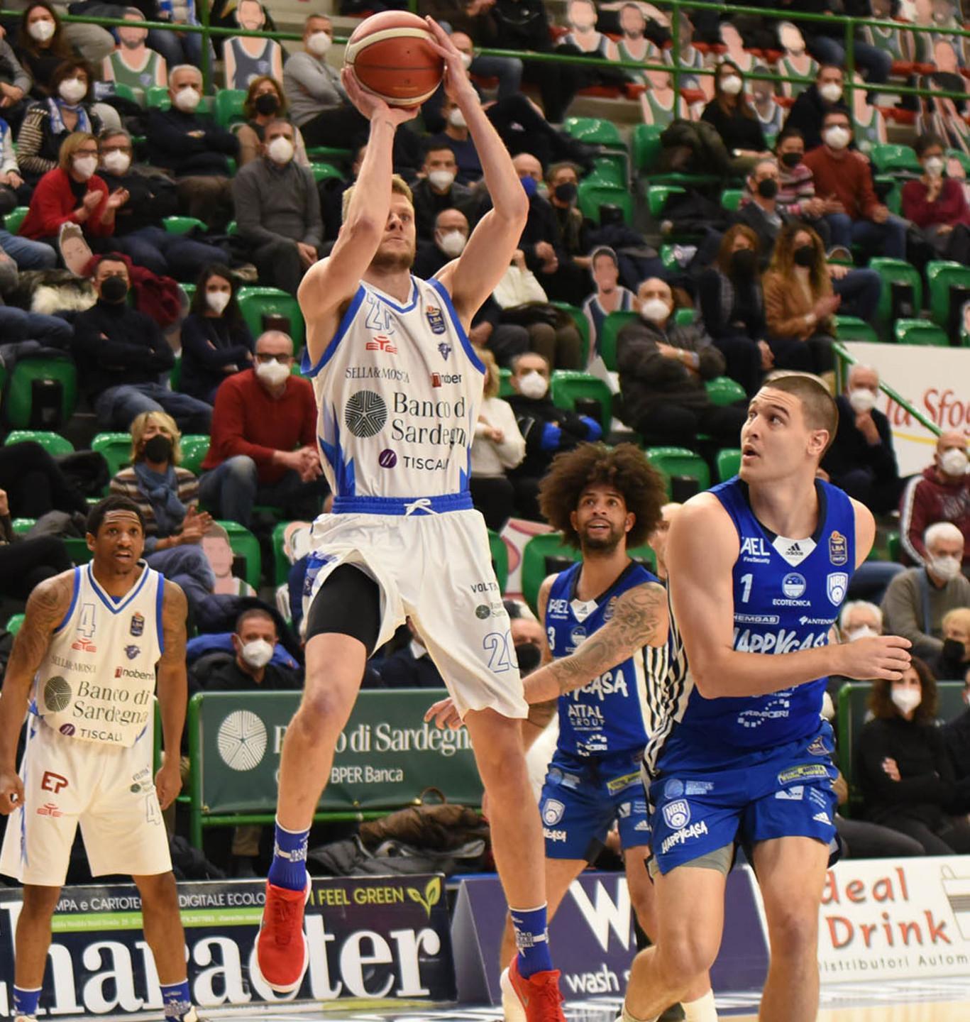 Robinson e Burnell incantano e la Dinamo travolge Brindisi 