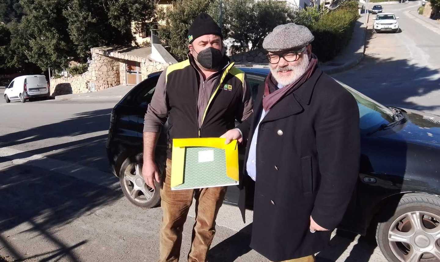 Talana, non ha soldi per il mangime: consegna al Comune i suoi 700 maiali 