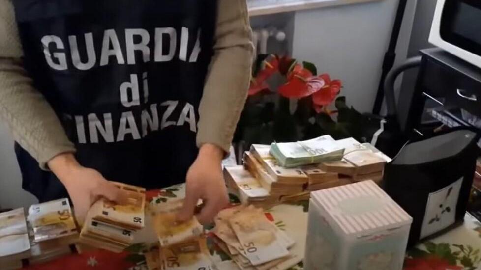 Truffa da mezzo miliardo coi bonus Covid. Arrestati dalla Finanza commercialisti e imprenditori