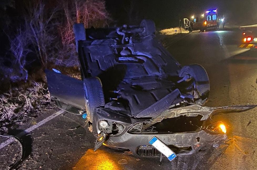 Pavullo Distrugge la Bmw per schivare un cinghiale