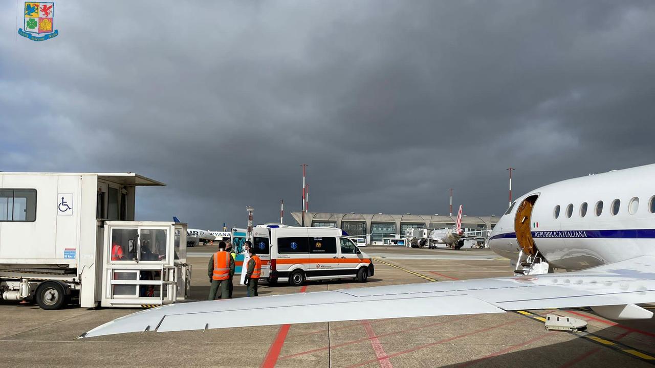 Volo salvavita per un 73enne da Cagliari a Milano