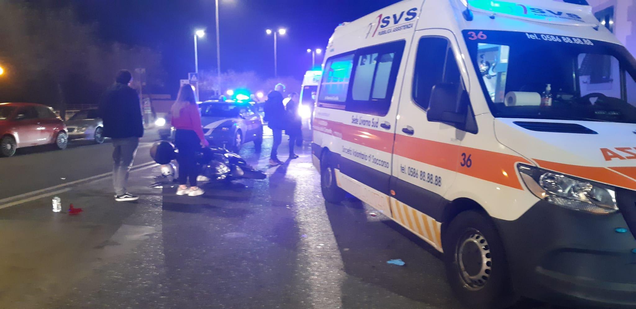 Le ambulanza della Svs accorse in viale Italia, sul luogo dell'incidente