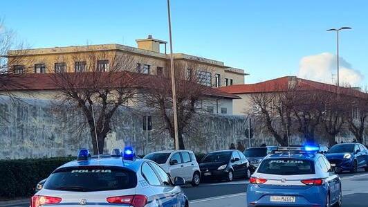 Va in banca senza Green pass e impedisce l’ingresso agli altri clienti: multato