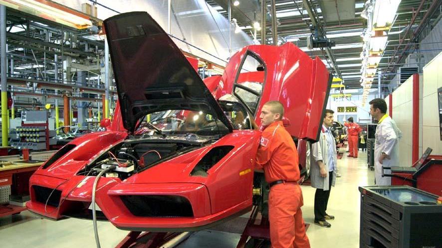 Maranello Ferrari, un 2021 con ricavi a 4,27 miliardi. Crescita del 23.4%, 11.155 auto consegnate
