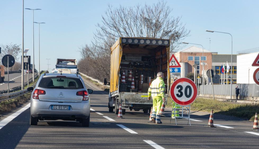 Modena. Anas rifà le strisce, in tangenziale una giornata di code 