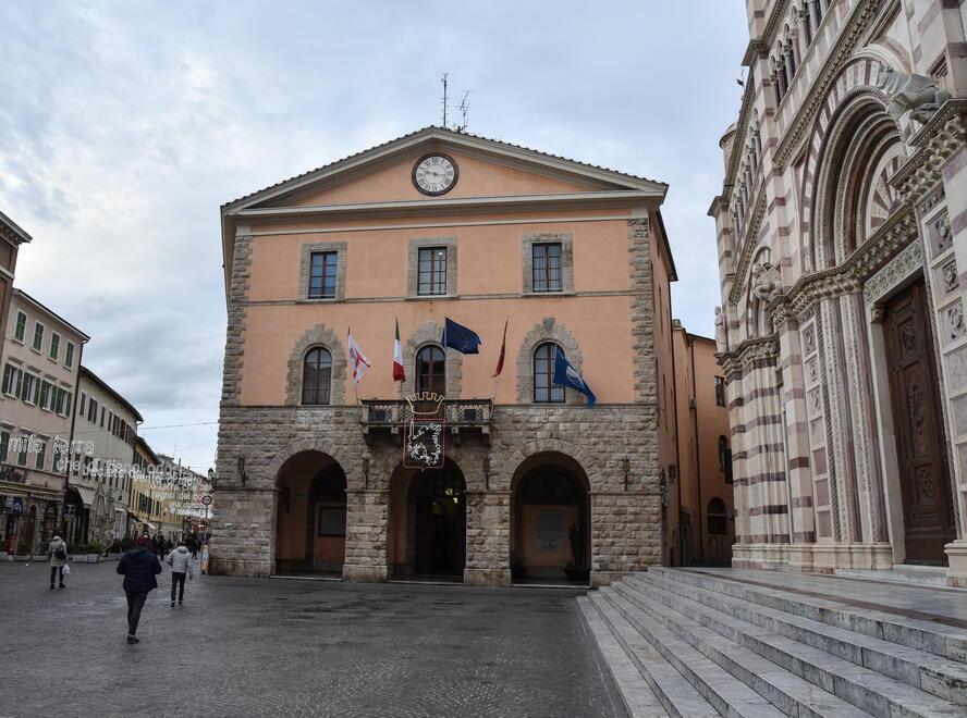 Il municipio di Grosseto (Foto Agenzia Bf)