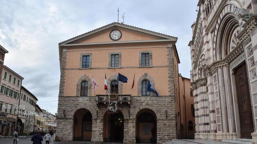 Il municipio di Grosseto (Foto Agenzia Bf)