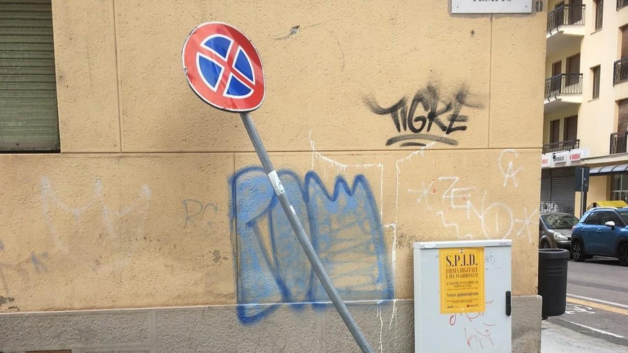Il palo all’incrocio fa l’inchino