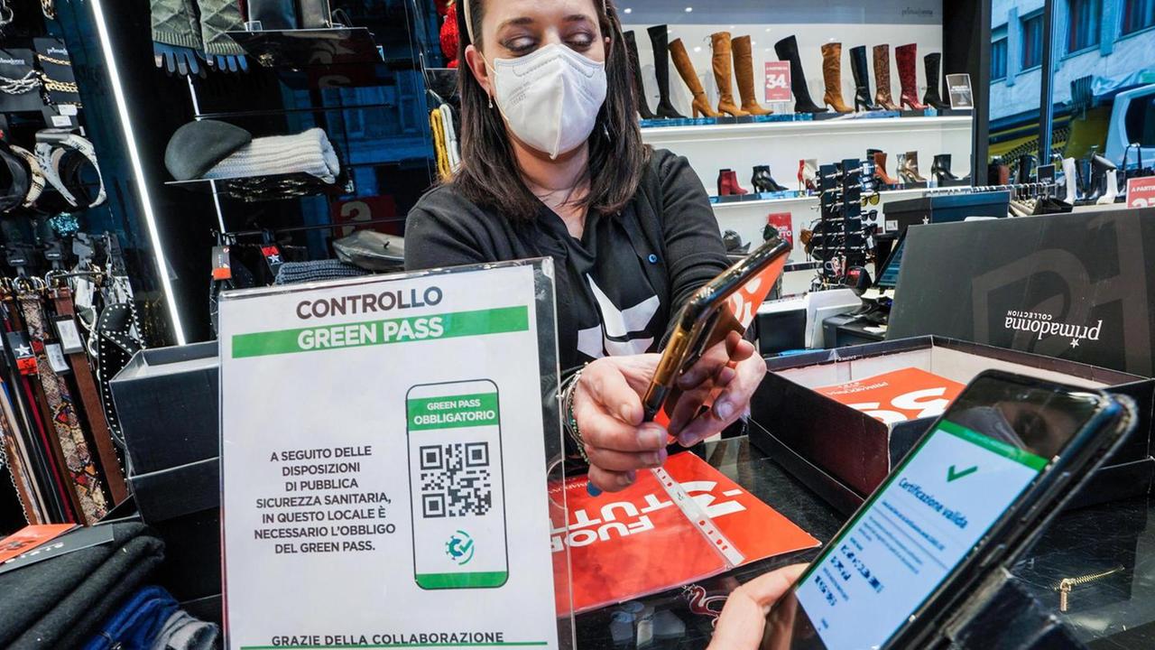 Dad solo per i non vaccinati Green pass senza scadenza