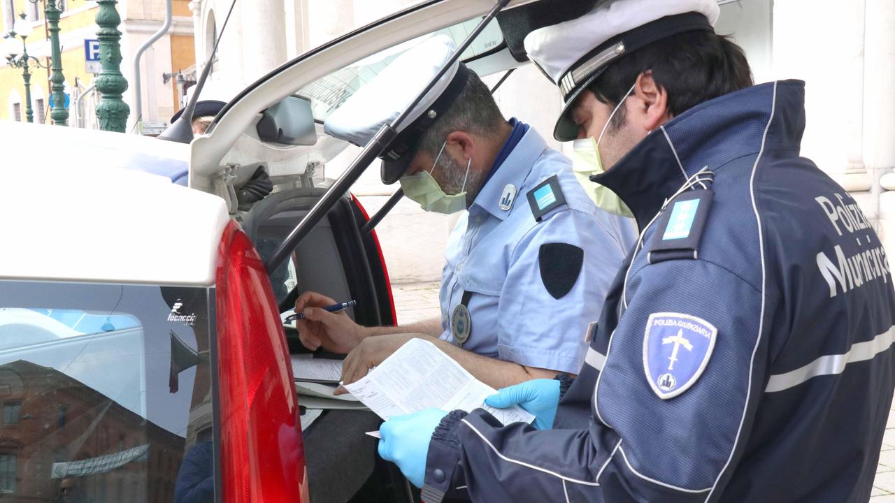 Anti-Covid e normative commerciali: stangati bar, market e parrucchieri inadempienti