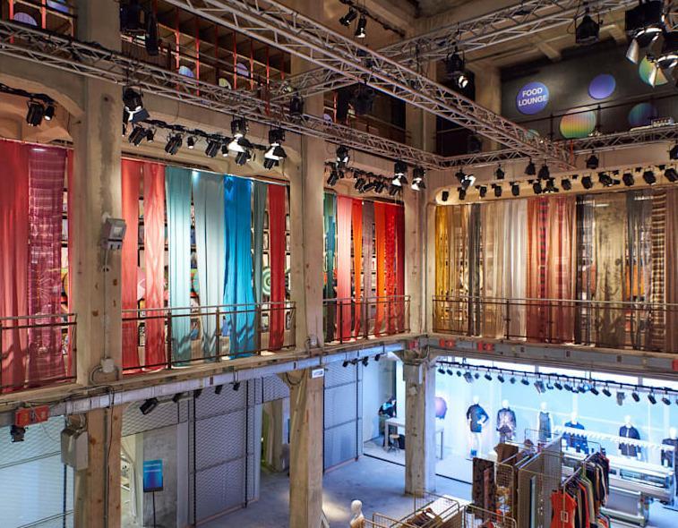 L’allestimento della Leopolda per Pitti Filati