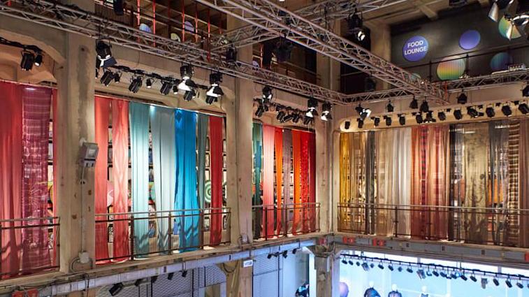 L’allestimento della Leopolda per Pitti Filati