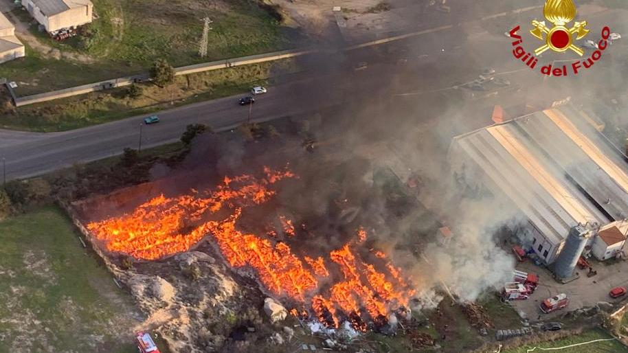 Incendio al sugherificio Pes, oltre 800mila euro di danni