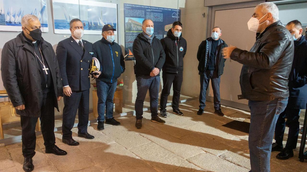 L’arcivescovo incontra i lavoratori del porto