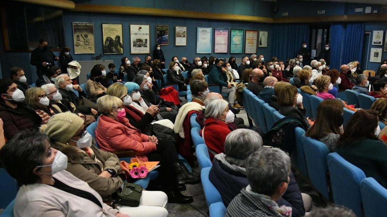 La poesia è donna: forte e plurale