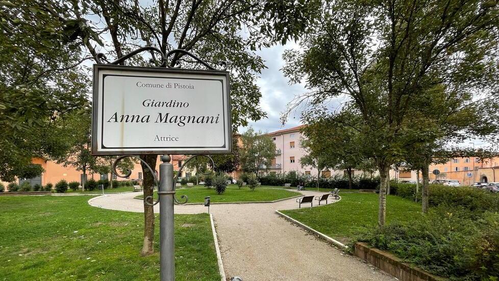 Pistoia, cinque telecamere in piazza Anna Magnani contro i vandali, gli schiamazzi e lo spaccio