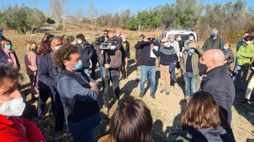 L’incontro di ieri, lunedì 7, tra sindaco e residenti in via di Levante