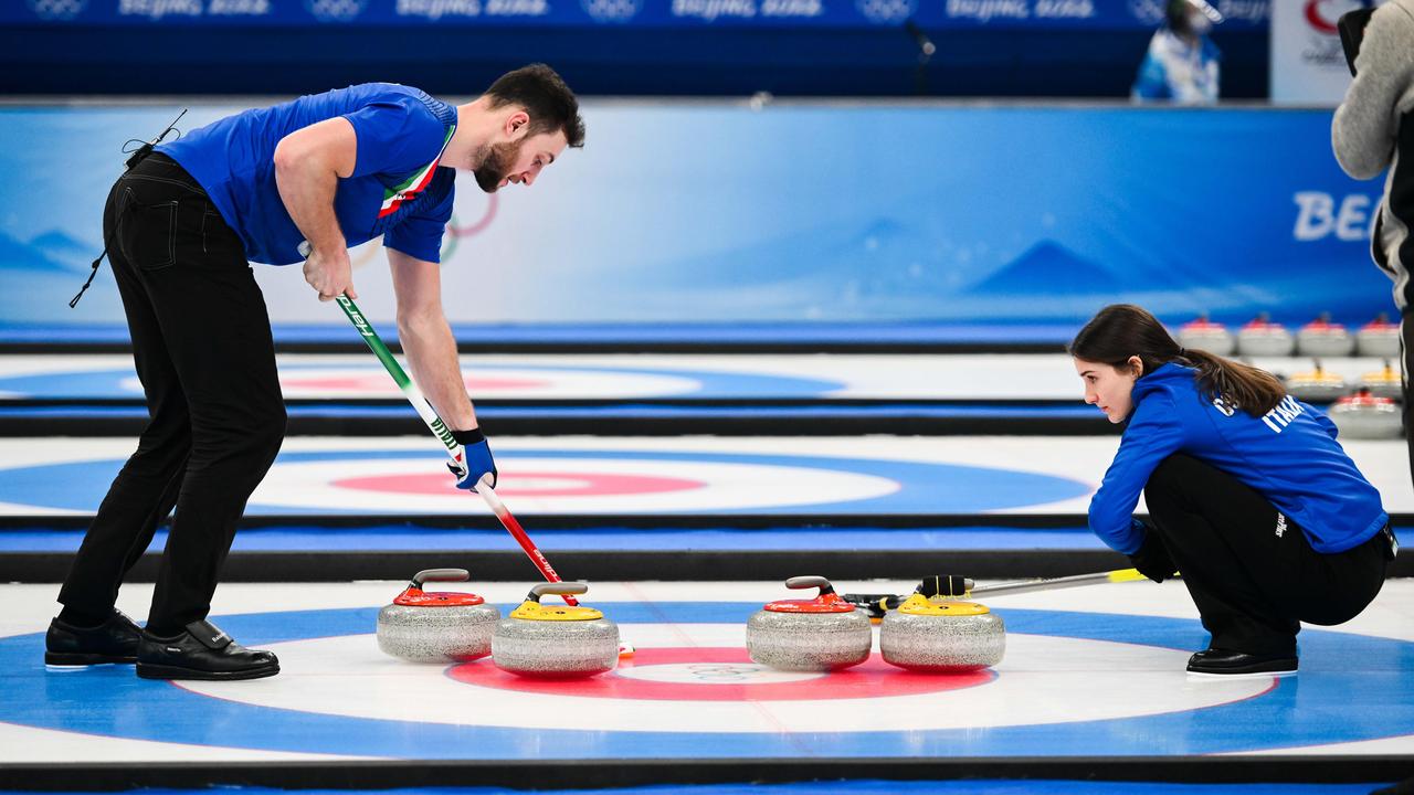 Stefania Constantini e Amos Mosaner: sono medaglia d'oro nel curling