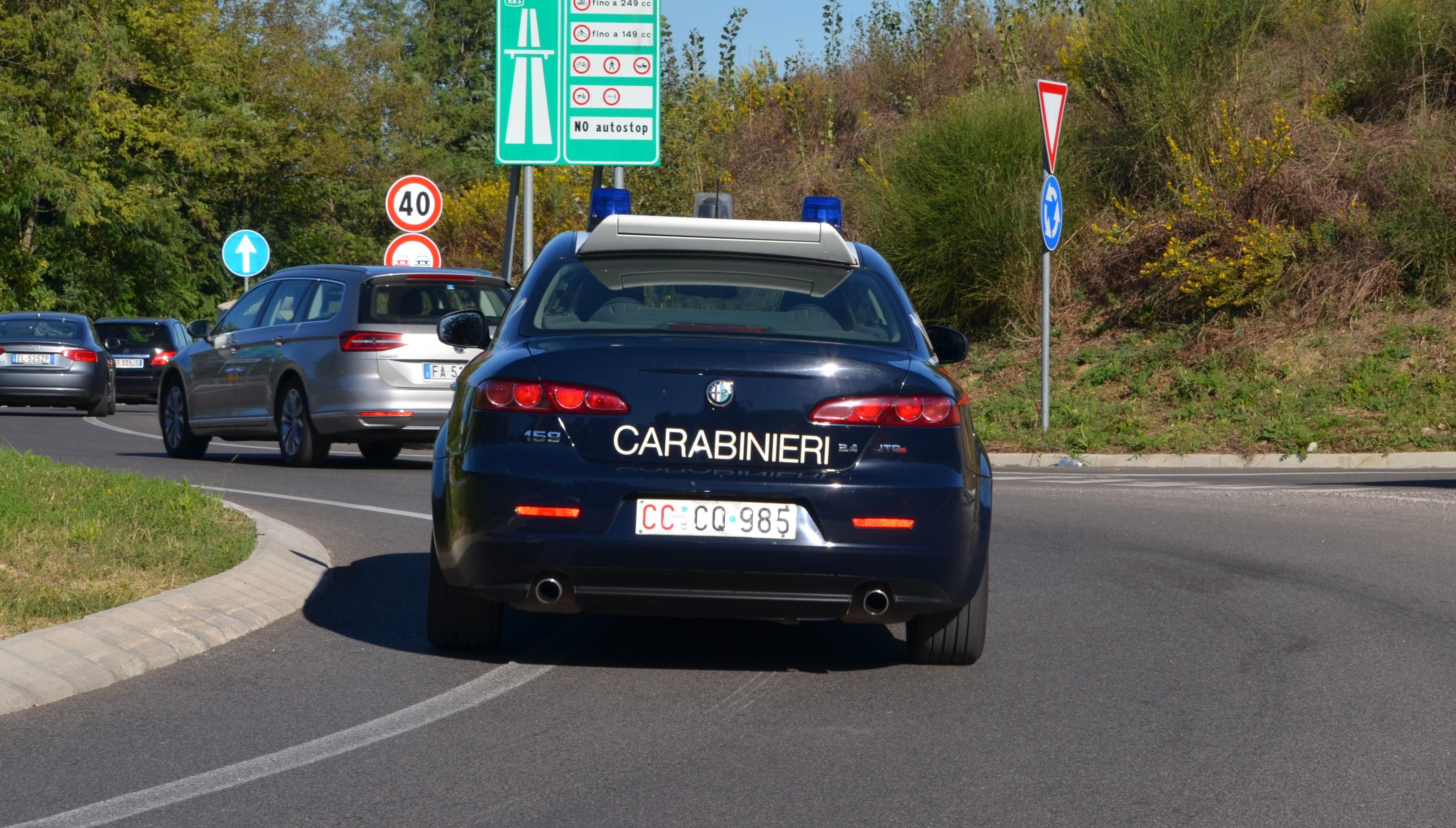 Cagliari, rubano un'auto ma vengono fermati a tempo di record dai carabinieri
