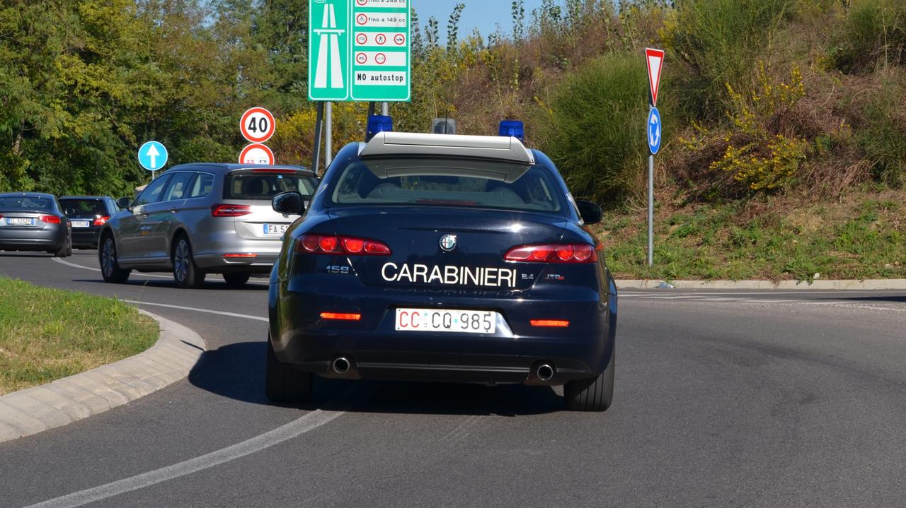 Cagliari, rubano un'auto ma vengono fermati a tempo di record dai carabinieri