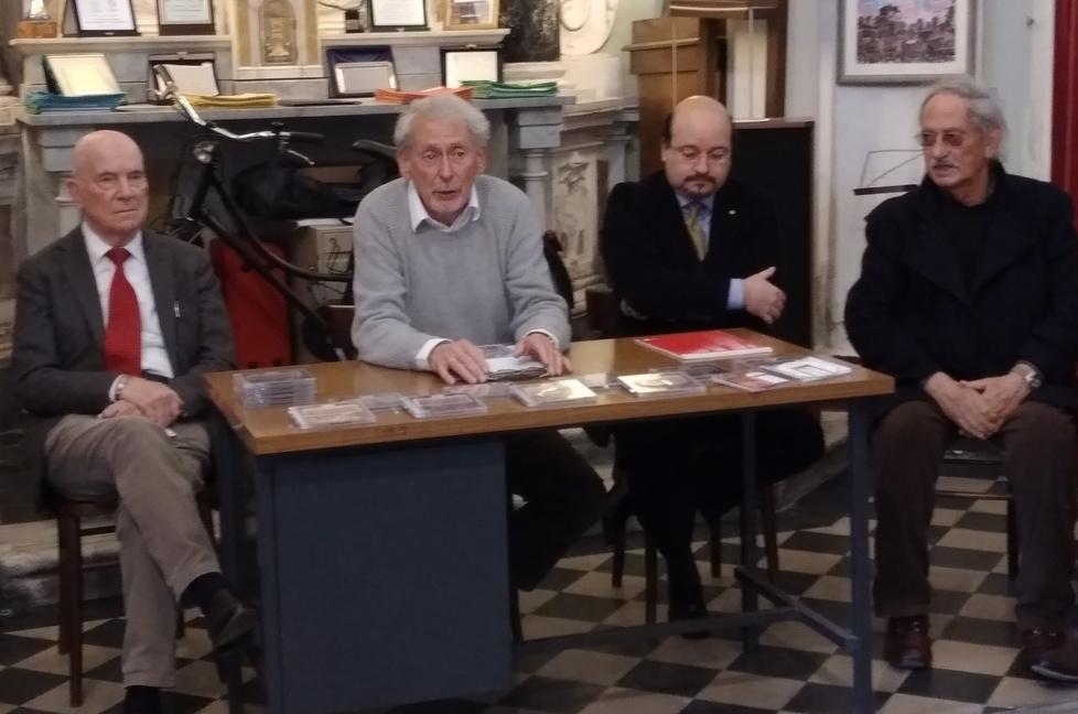 Cesare Rocchi e Renzo Cresti i primi da sinistra