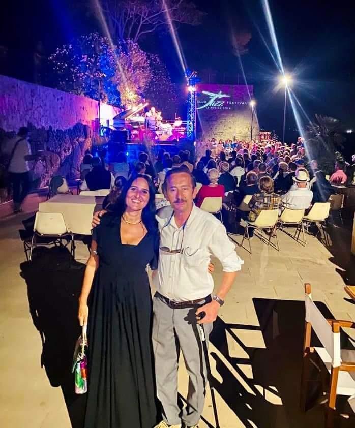 Paolo Rubei con Maddalena Ottali durante un concerto