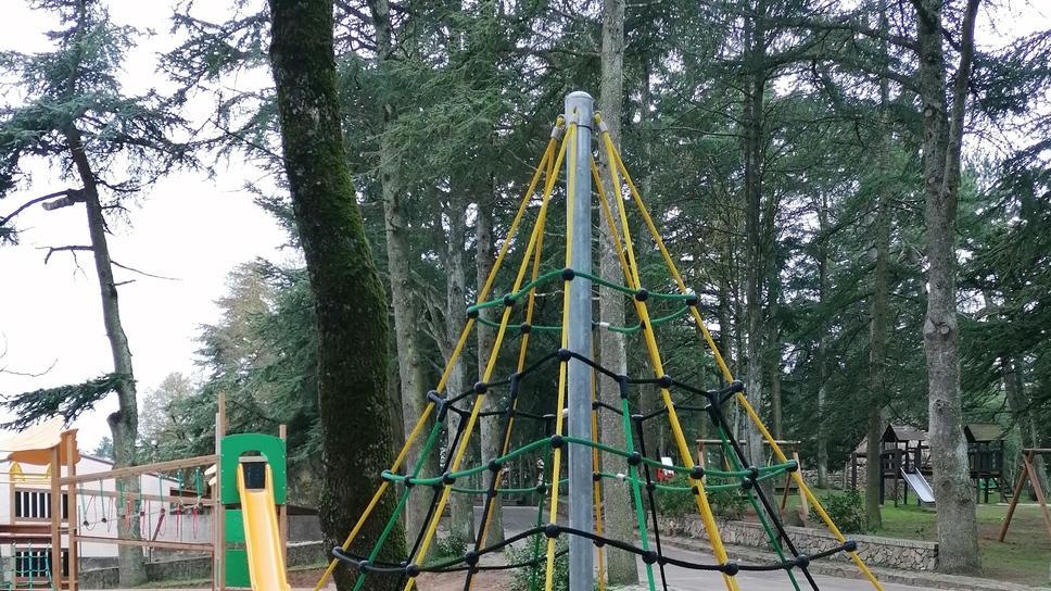 Inaugura il parco giochi nel cuore della pineta